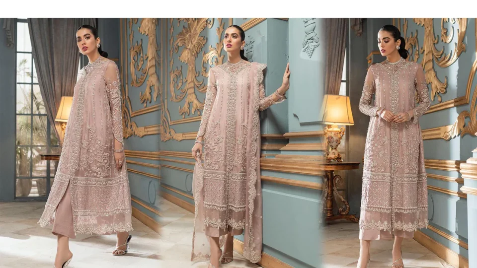 How To Style Pakistani Casual Dresses for Modern Looks?